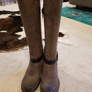 Brown boots